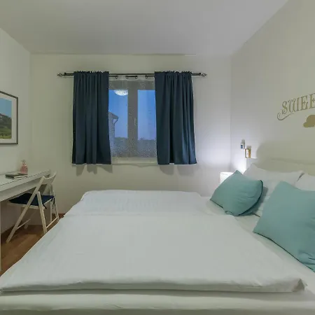 Joy By Interhome Vikendica