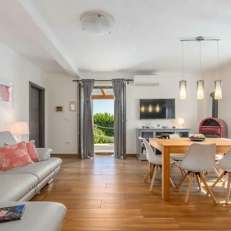 Holiday home Joy By Interhome